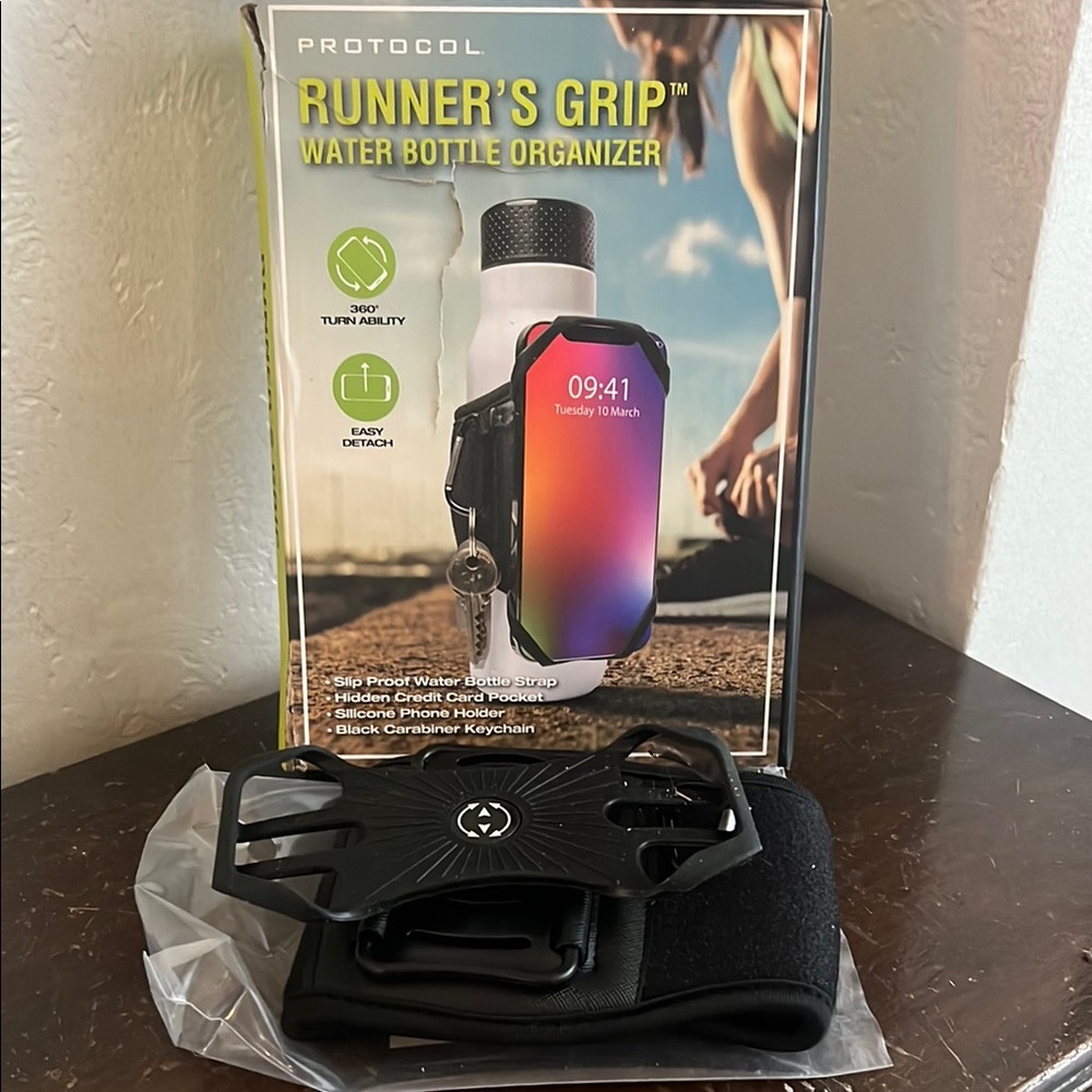 Runner's Grip Water Bottle Organizer - Black